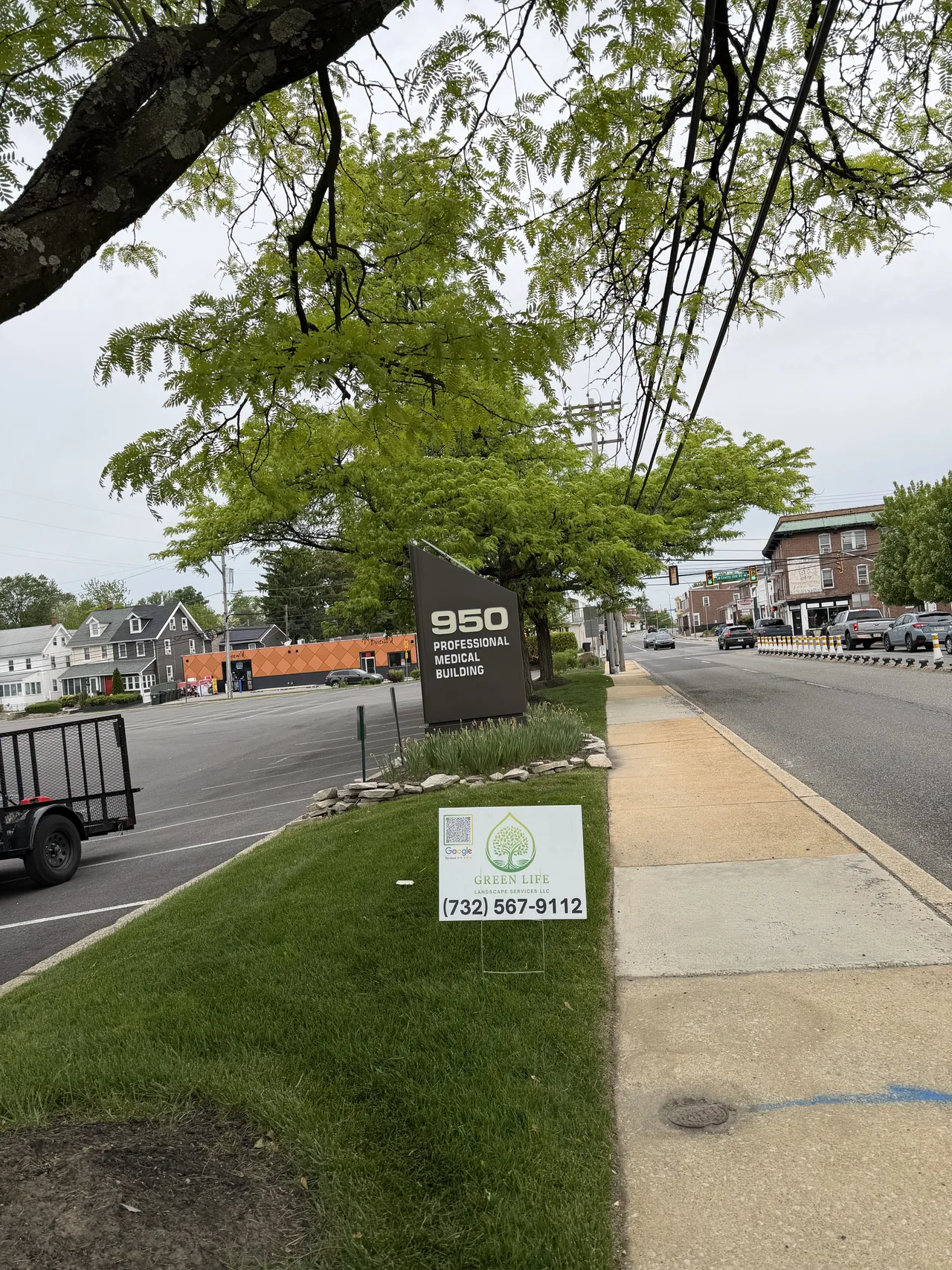 Green Life Landscape Services LLC maintaining grounds at 950 Professional Medical Building Havertown PA